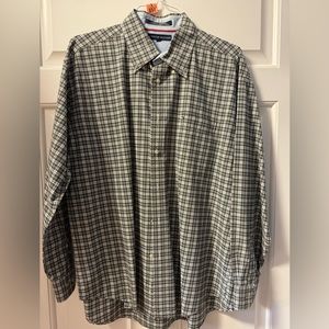 EUC Tommy Hilfiger XL Long Sleeve Button Down w/pocket